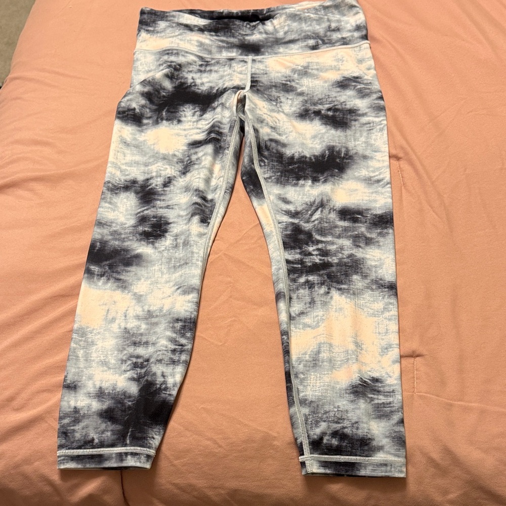 Athleta Tie-Dye Leggings size 8 Inseam 22